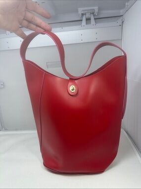 Elizabeth Arden hobo bucket bag
